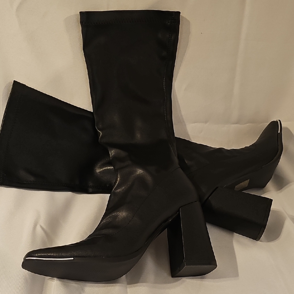 PrettyLittleThing Black Heeled Boots Sleek Design
